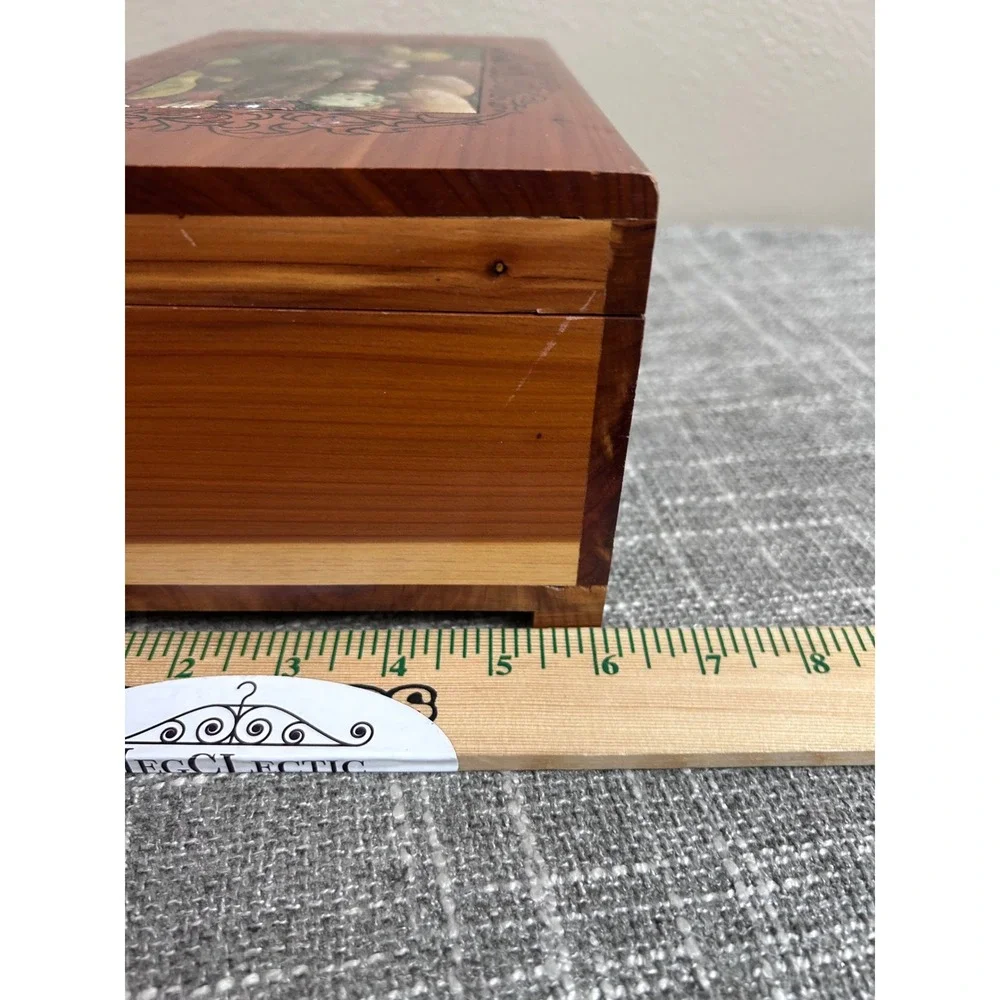 N/A elegant cedar